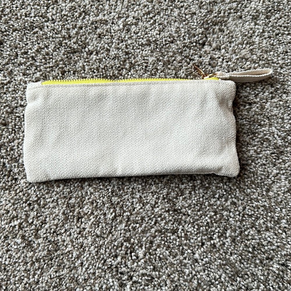 NOTED Zip Pouch